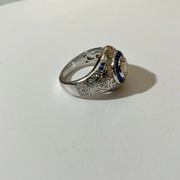 White and blue 1ct Moissanite 925 silver unisex ring. - Picture 6 of 7